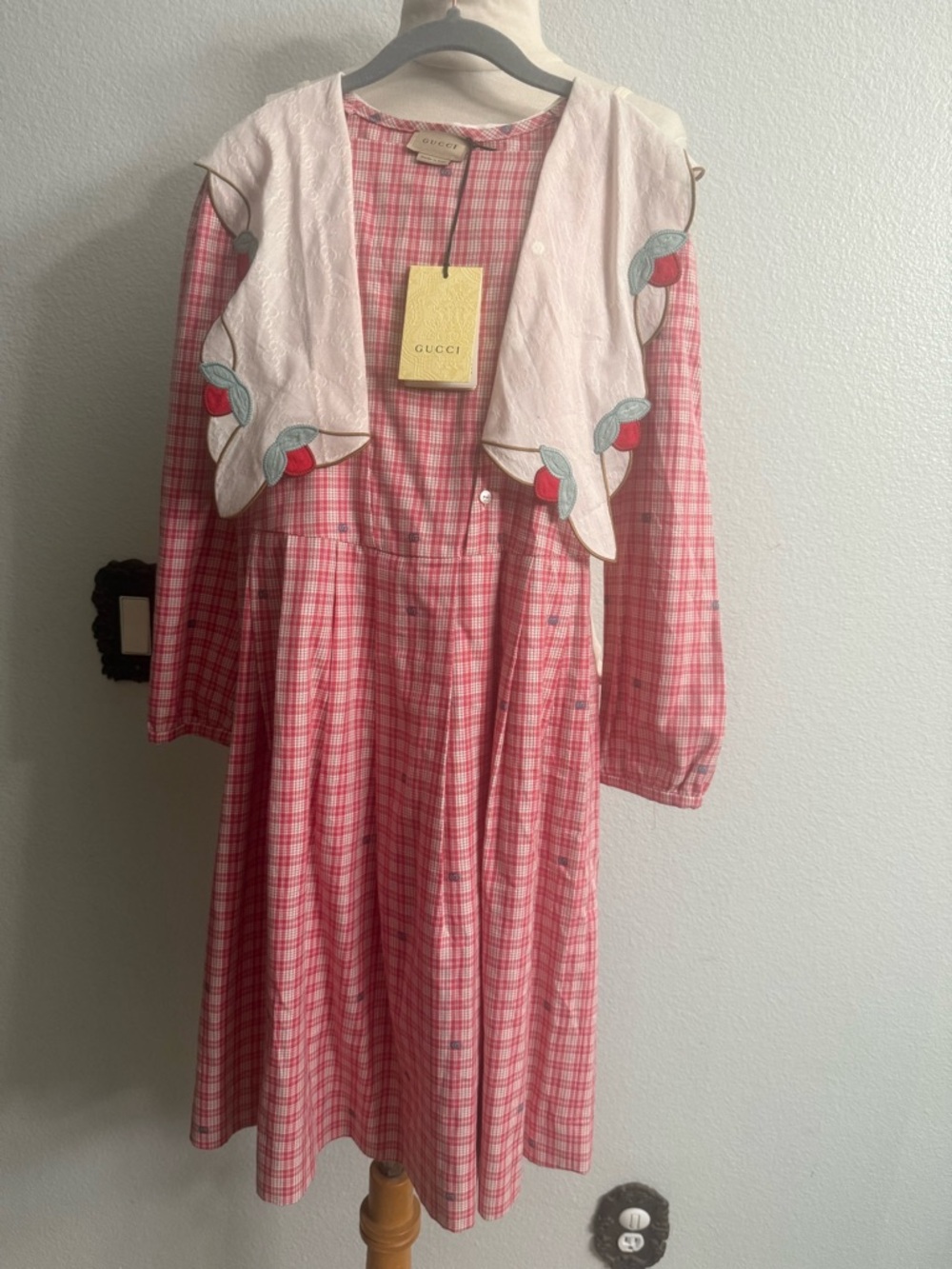 Brand new with tags Gucci Girls Pink Plaid Dress w/ Embroidered Collar Size 12